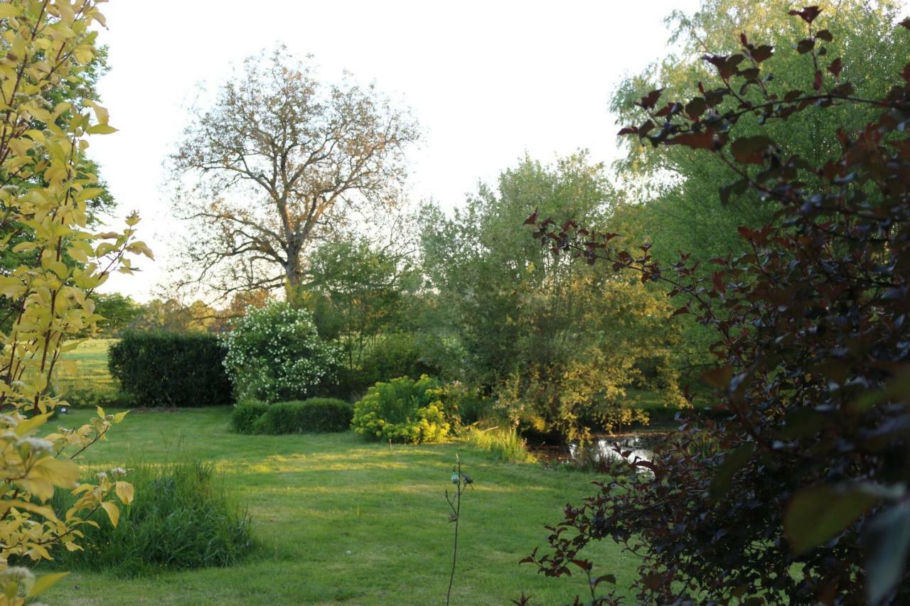 Bed and Breakfast Le Bourgis La Chapelle-Montligeon Экстерьер фото